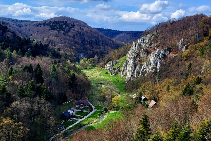 Camping Nasza Dolina Camper Park Pieskowa Skala Pole Namiotowe Ojcow Szlak Orlich Gniazd Maczuga Herkulesa Pustynia Bledowska Krakow Wieliczka Oswiecim Energylandia Inwald Zator camper namiot przyczepa