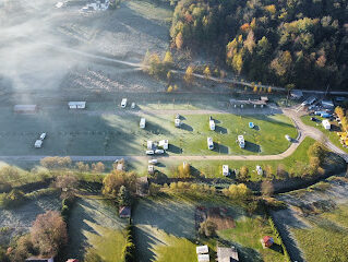 Camping Nasza Dolina Camper Park Pieskowa Skala Pole Namiotowe Ojcow Szlak Orlich Gniazd Maczuga Herkulesa Pustynia Bledowska Krakow Wieliczka Oswiecim Energylandia Inwald Zator camper namiot przyczepa