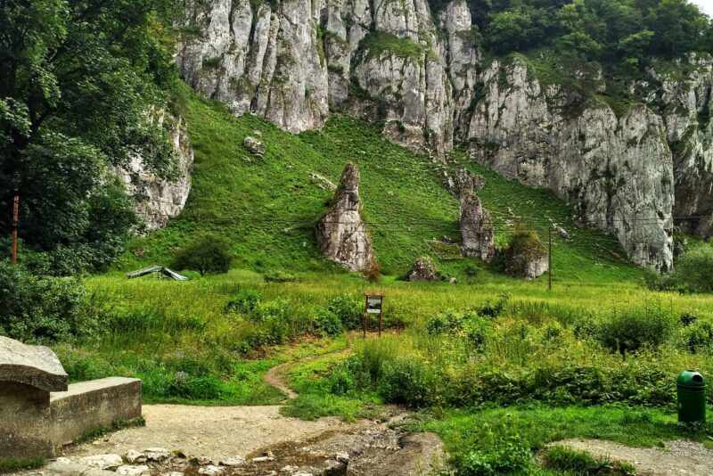 Camping Nasza Dolina Camper Park Pieskowa Skala Pole Namiotowe Ojcow Szlak Orlich Gniazd Maczuga Herkulesa Pustynia Bledowska Krakow Wieliczka Oswiecim Energylandia Inwald Zator camper namiot przyczepa